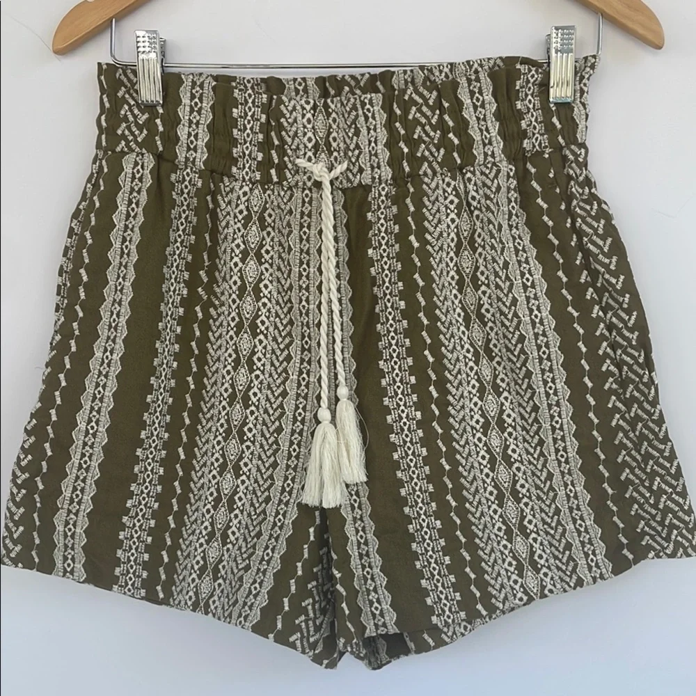 House of Harlow 1960 High Waist Green and Cream Linen Blend Shorts XS